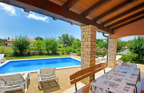 Mofardini House | Vacation home Goran (PRC609) in Porec - 6 persons, 3 bedrooms