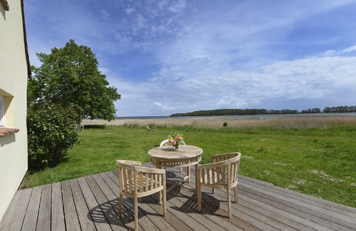 Grubnow House | Vacation Home "Gut Grubnow Rügen" with Lake View, Private Terrace & Wi-Fi