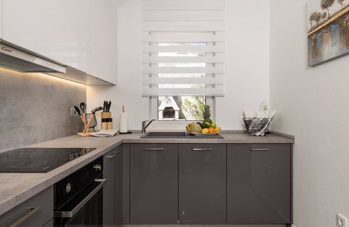 Obrs House | Vacation home Makvic by Interhome