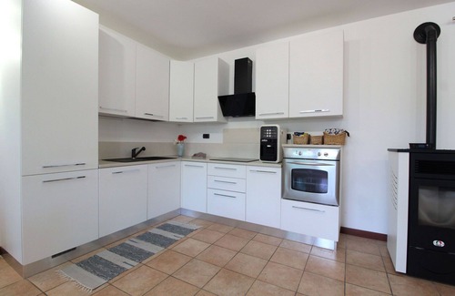 Castelcucco House | Vacation Home in Castelcucco with 3 bedrooms sleeps 6