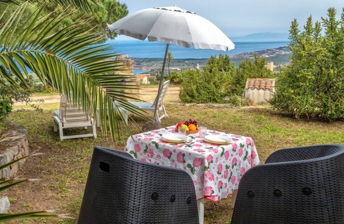 Paduledda House | Vacation Home "La casetta con vista" with Sea View, Terrace & Garden