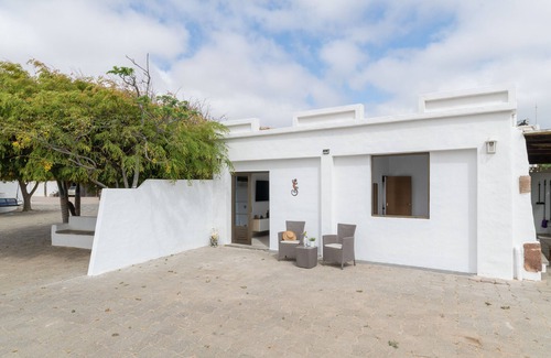 Los Valles House | Vacation Home 'Lanzarote' with Mountain View, Private Terrace and Wi-Fi