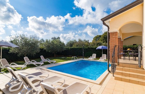 Medvidici House | Vacation home Lara by Interhome