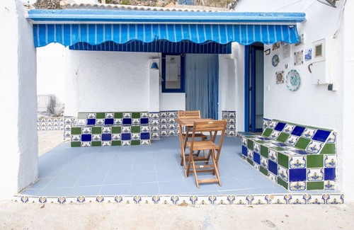 Sorvilan House | Vacation Home "Lathe Biosas" with Sea View, 2 Private Terraces & Wi-Fi