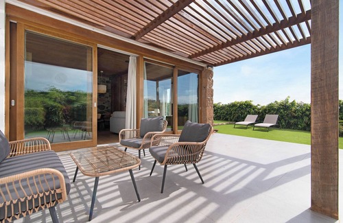 Telde House | Vacation Home 'Lis - Finca La Suerte Grande' with Mountain View, Private Terrace and Wi-Fi