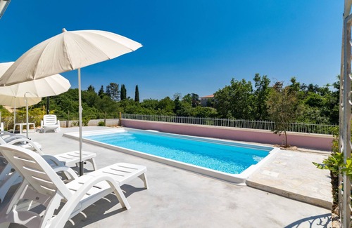 Svetvincenat House | Vacation home Mario by Interhome