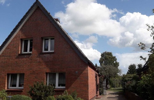 Weddingstedt House | Vacation home near Büsum, Heide and St. Peter-Ording with fenced garden ❤️.
