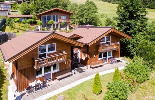 Hundsdorfl House | Vacation home Nikola by Interhome