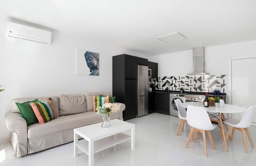 La Santa House | Vacation Home 'Noray 2' with Sea View, Wi-Fi and Air Conditioning