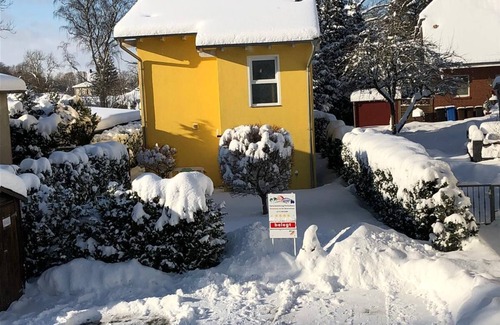 Sagard House | Vacation home own parking lot with e-charging station (wallbox), Netflix, WLAN, garden