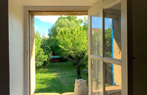 Lauris House | Vacation home "Petit Paradis" with large garden and private pool (May - Sept.)
