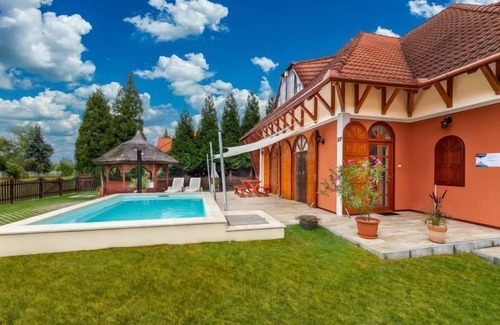 Balatonbereny House | Vacation home Ruby 2 by Interhome