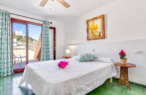 Arta House | Vacation Home Ses Barraques with Landmark View, Wi-Fi, Balcony & Terrace