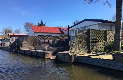 Onderdijk House | Vacation home St.Pauli with water access(pet friendly)