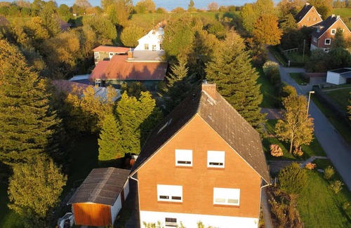 Krautsand Apartment | Vacation home Strandblick