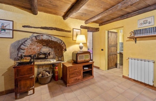 Seui Historic Centre House | Vacation Home 'Su Cuccumeu' with Mountain Views, Balcony & Wi-Fi