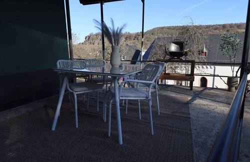 Gerolstein House | Vacation home "Unter der Burg" in the Vulkaneifel. Directly on the Eifelsteig!