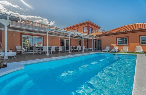San Miguel de Abona House | Vacation Home 'Villa Mi Sol' with Private Pool, Private Terrace and Wi-Fi