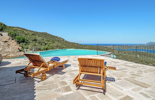 Olbia House | Vacation Home "Villa Maryna" with Sea View, Private Terrace, Pool & Wi-Fi