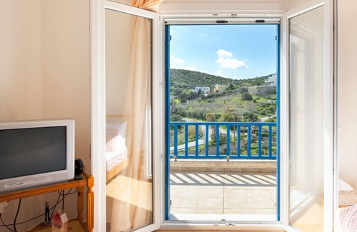 Vari House | Vacation Home "Villa Zenia" near Beach with Balcony & Wi-Fi