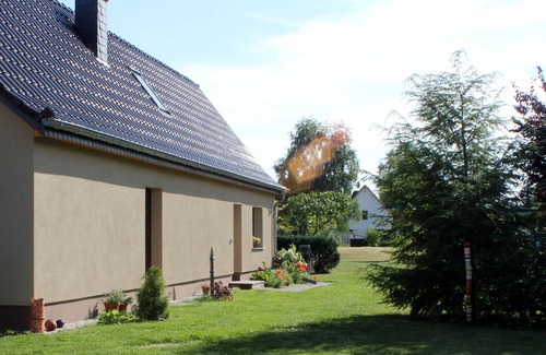 Mirowdorf House | Vacation home with a garden boat, located directly by the canal