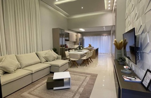 Zimbros House | Vacation Home with Pool in Bombinhas