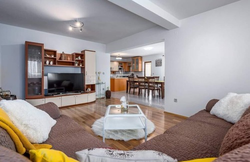 Krizanci House | Vacation home with pool - a paradise for families