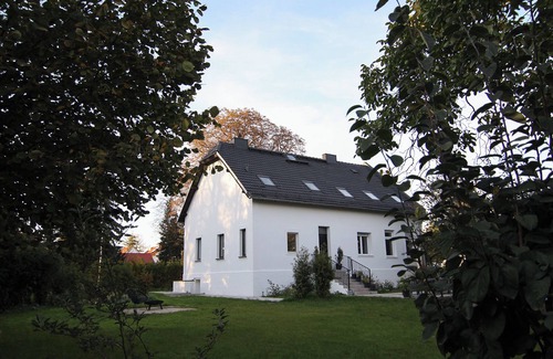 Mahlsdorf House | Vacation home with pool, garden and gym in Berlin