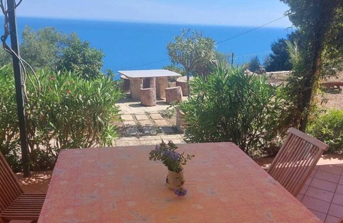 Mattinata House | Vacation home with sea view South Italy/Apulia/Gargano max 6 pers.