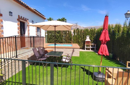 Alora House | Vacation House 'El Rancho Grande' with Cocktail Pool, Parking and BBQ