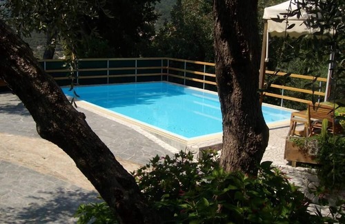 Moneglia House | VACATION HOUSE WITH PRIVATE HEATED POOL SEA VIEW