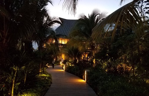 Villa Juarez Resort | Vacation in luxury in the Grand Mayan Master Suite