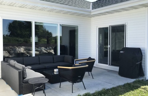 Elkhart Lake House | Vacation In STYLE! 2 minutes to Road America, Beach, Golf, Downtown Elkhart Lake