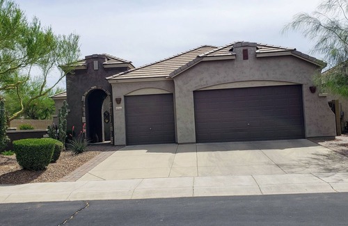 The Landing House | Vacation in the Desert Southwest in a Premier Resort Home w/private pool.