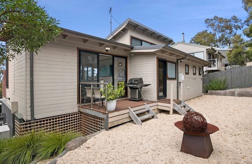 Lorne House | Vacation Mode - get away from the hustle and bustle