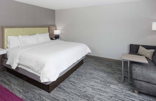 Rocky Hill House | Vacation of Your Dreams Close to Attractions