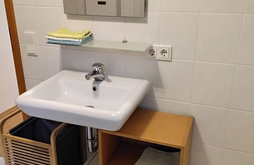 Laufdorf Apartment | Vacation or mechanic's apartment, close to the city and in a quiet location