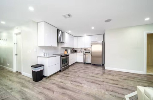 Hollywood Hills House | Vacation Pool House 2! 5BD 3BA