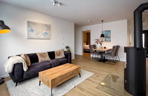 Winterberg Apartment | Vacation rental (new construction 2023) in prime location with fireplace and bal