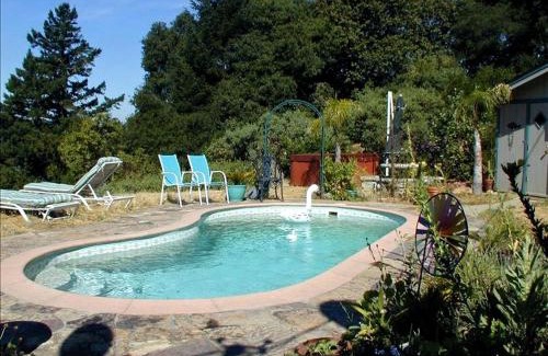 Hopland House | Vacation Rental with Spa and Pool on Winery near Healdsburg, California