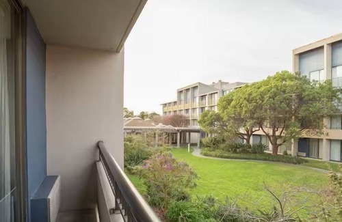 Berkeley Hotel | Vacation Starts Here in Berkeley! Near Morcom Amphitheater of Roses, w/Pool!