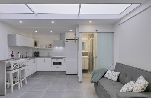 Punta del Hidalgo Apartment | Vacation Studio 'Loft Cerca Del Mar Tenerife' with Shared Terrace, Shared Garden and Wi-Fi