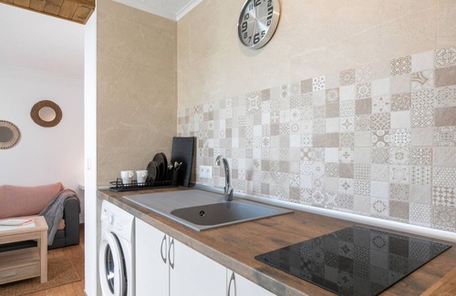 Guimar Apartment | Vacation Studio 'Hogar De Ireneo' with Sea View, Private Terrace and Wi-Fi