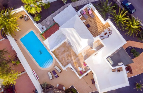 Yaiza Apartment | Vacation 'Suite Junior Con Vistas A La Piscin' with Wi-Fi and Air Conditioning