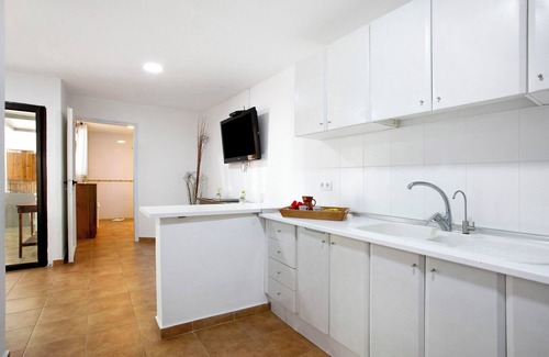 Tejina Apartment | Vacation 'Tejina De Isora' with Private Terrace and Wi-Fi