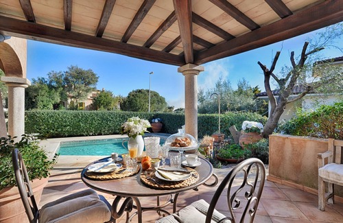 Arzachena Villa | Vacation Villa "Hortensia" with Garden, Pool, Wi-Fi & Terrace