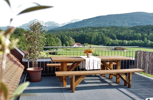 Teisendorf Apartment | Vacation villa in Teisendorf air-conditioned from March 2025!