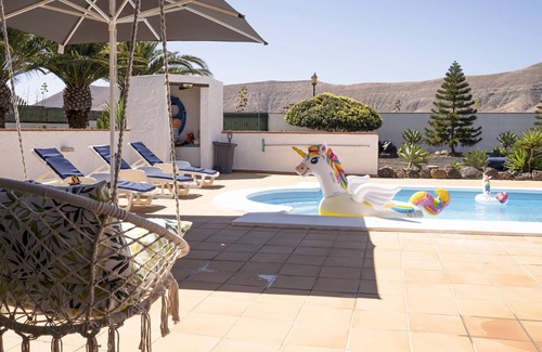 La Oliva Villa | Vacation Villa 'Sosha - Carpe Mundi' with Mountain View, Private Pool and Wi-Fi