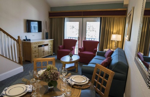 West Yarmouth House | Vacation week at Cape Code in stunning resort