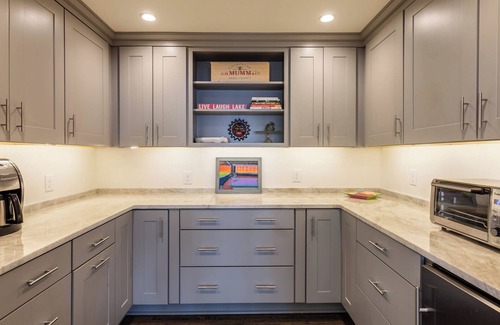 Littleton House | Vagabonds House | Stunning Views | 10-12 ft. Water Depth